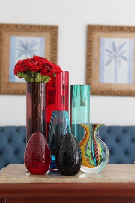 色ガラスの花器コレクション